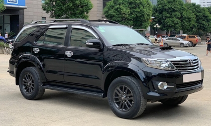 Toyota Fortuner đồng hồ báo còn dầu mà bình hết thì xử lý sao?